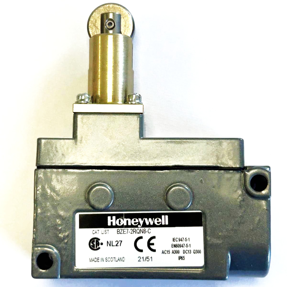 OBSOLETE Saia-Burgess M4CRQRM 15a Limit Switch with inline roller